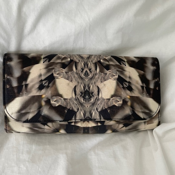 Alexander McQueen satin print clutch wallet - Picture 5 of 5